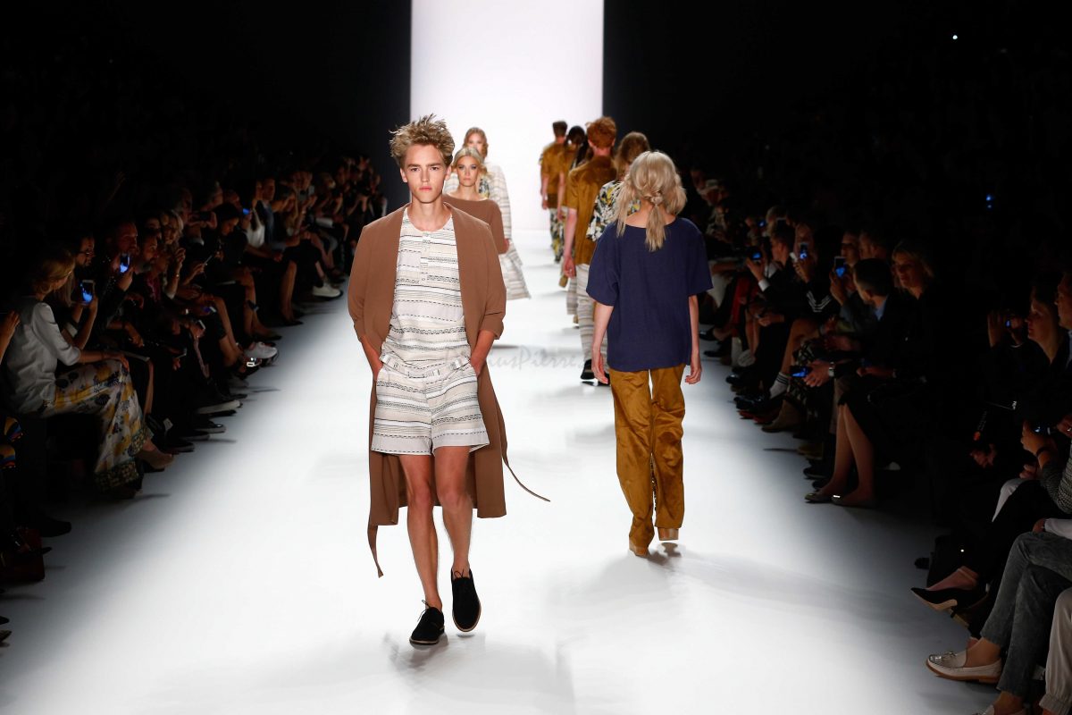 barre-noire-springsummer-2016-collection-derriuspierrecom-9.jpg
